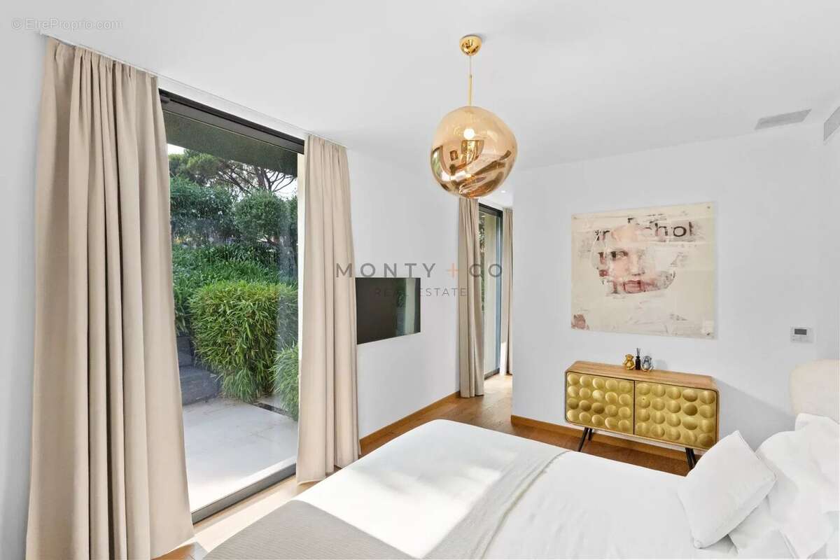 À quelques pas des plages de Pampelonne : villa contemporaine au cœur de Ramatuelle - photo 17