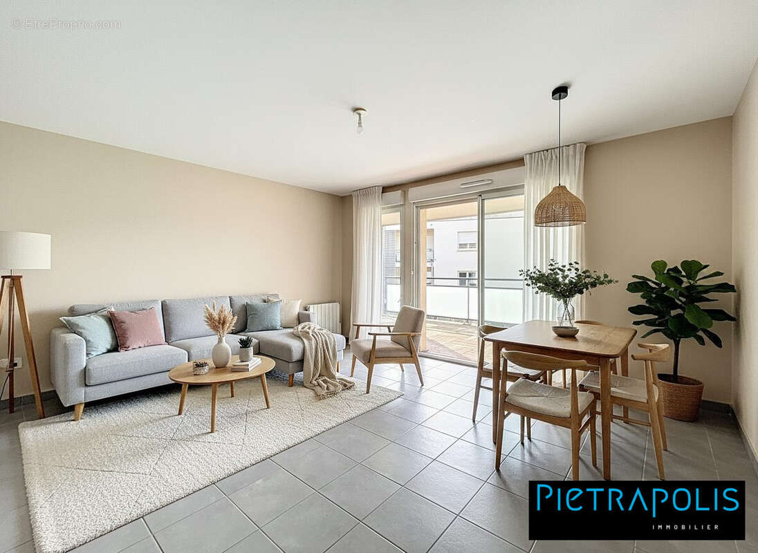 Appartement à SAINT-GENIS-LAVAL