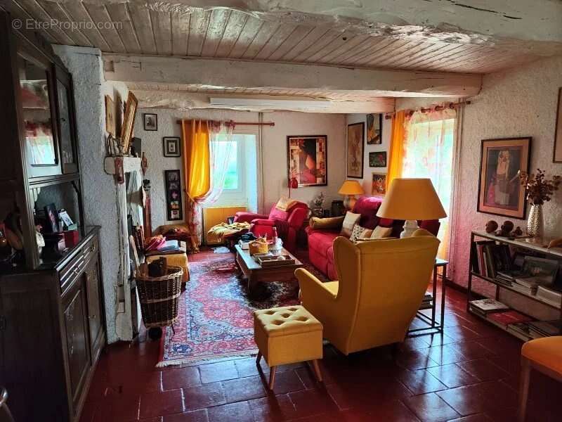 Maison à SEISSAN
