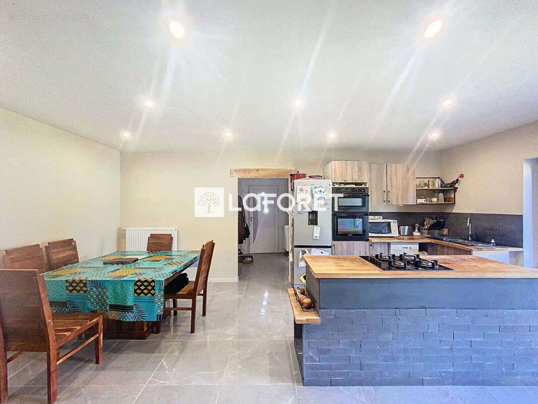 Maison à CRUCEY-VILLAGES