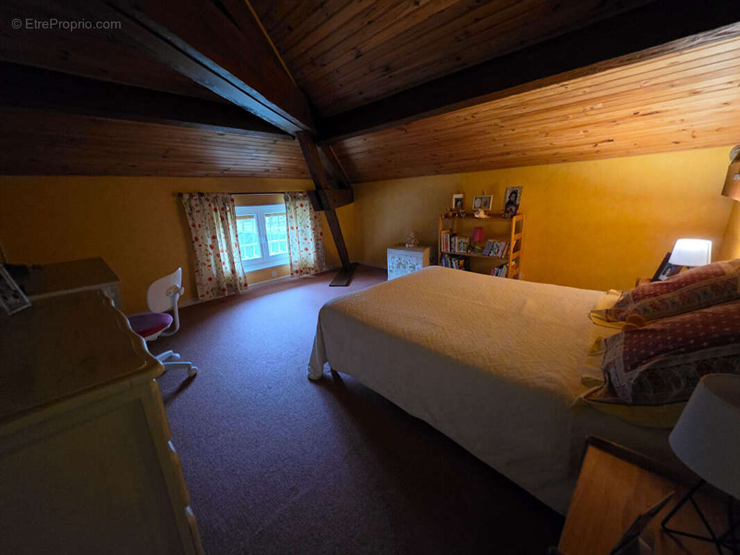 Maison familiale 7 pièces avec garage , Jardin clos et cadre agréable à MOISSAC - photo 4