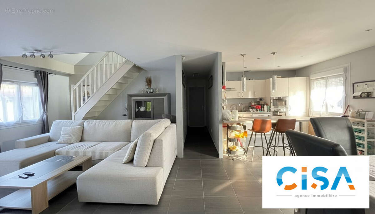 Maison à SAINT-LEU-D&#039;ESSERENT