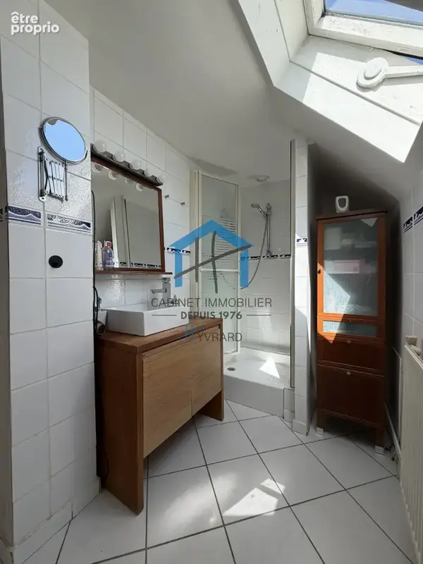 LORETTE   Maison familiale de 163 m2 avec piscine et sous-sol complet - photo 10