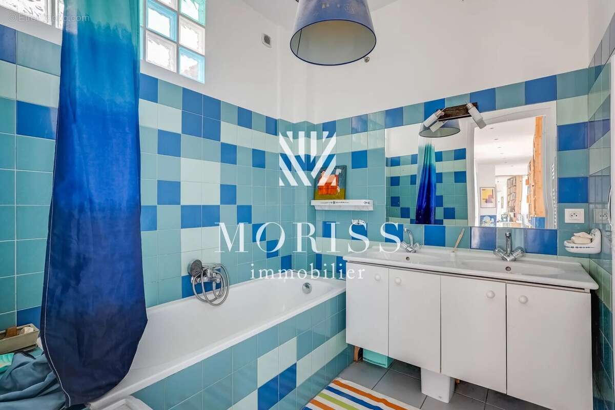 Appartement à PARIS-17E