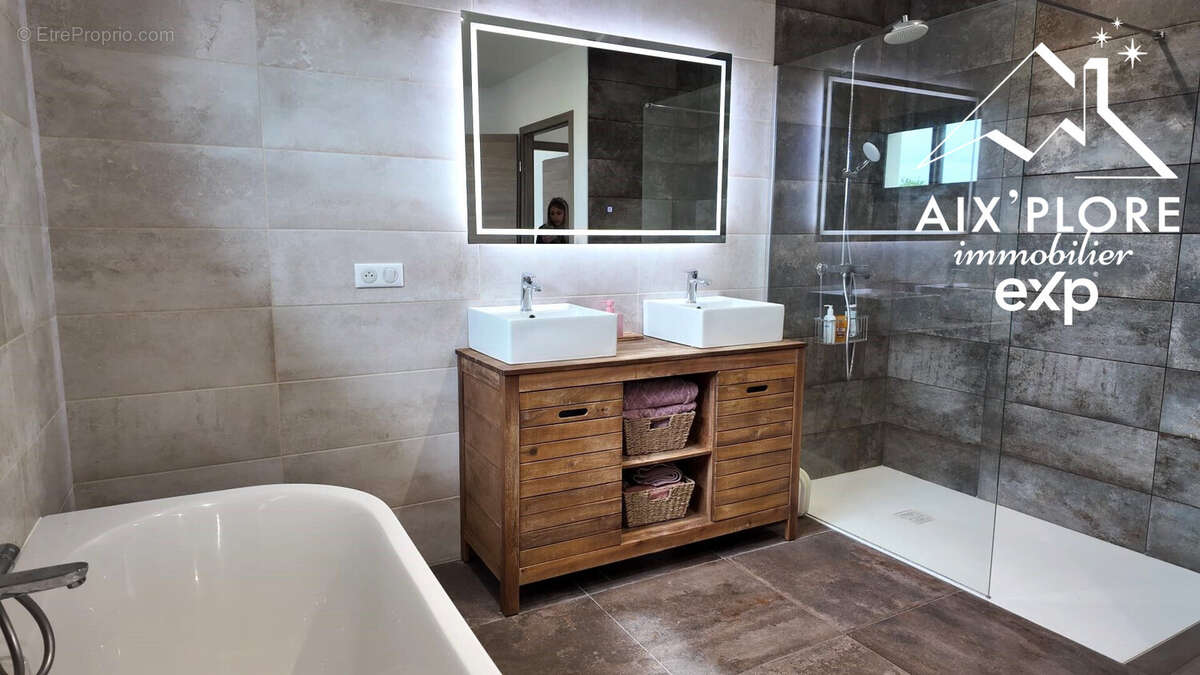 Maison 187 m² à Villette-Sur-Ain  - photo 8