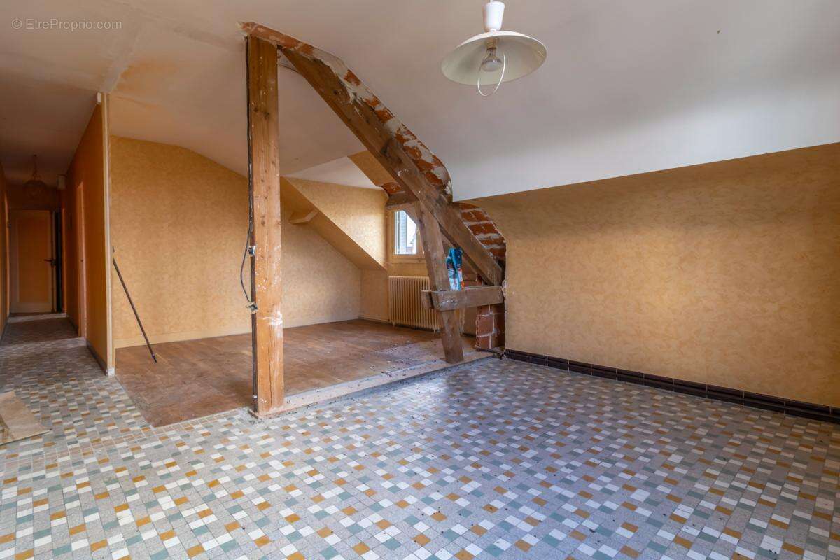 Maison à GIEVRES