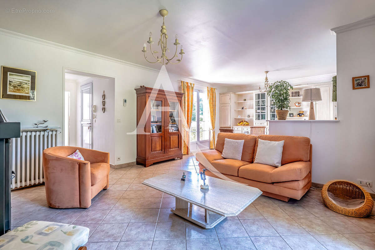 Maison à LIMEIL-BREVANNES