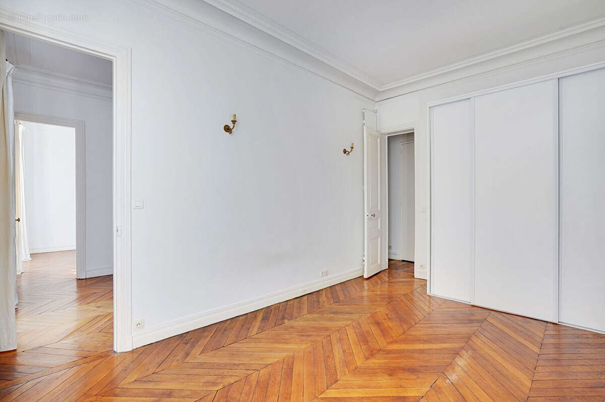 Paris 6e arrondissement - Quartier Saint-Sulpice - Appartement 71 m² - photo 7