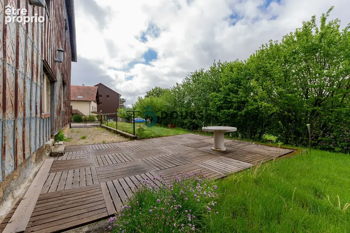 Surface brute de 129 m² avec terrain privatif à orchamps-vennes - photo 14