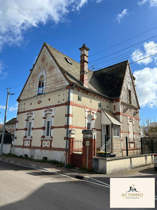 Maison à JOIGNY