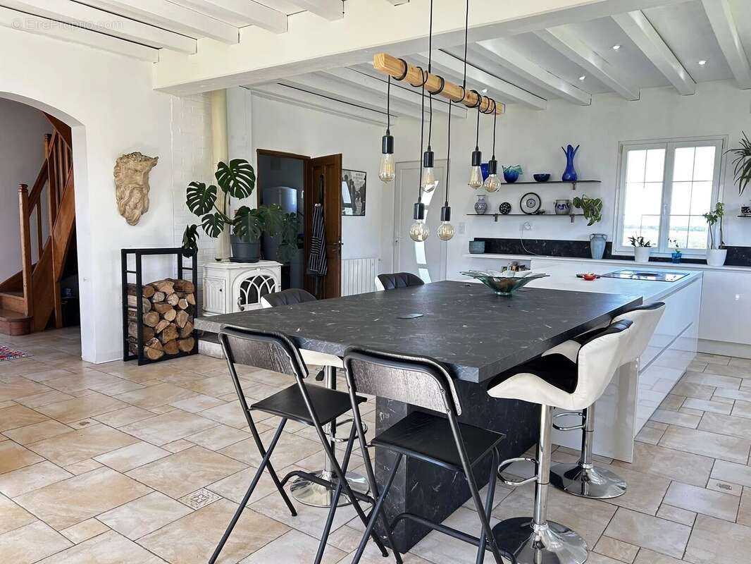 Maison à ALLAS-BOCAGE