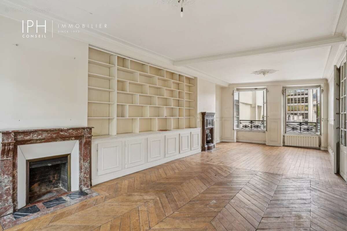Appartement à NEUILLY-SUR-SEINE