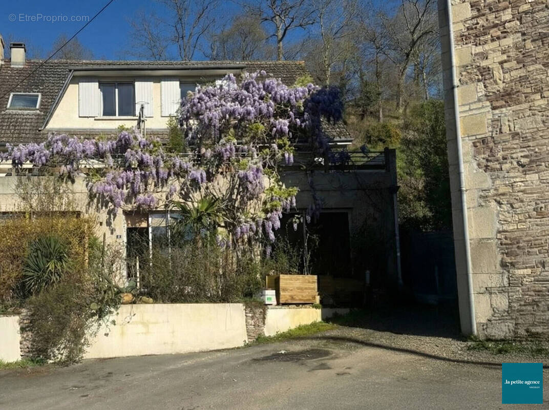 Maison à MAY-SUR-ORNE