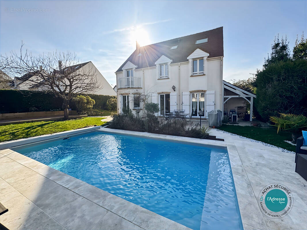 Maison à MENNECY
