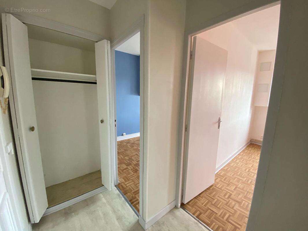 Appartement à SAINT-JUST-MALMONT