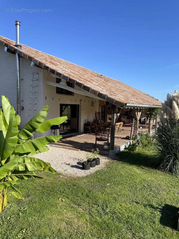 Maison à VARENNES-SAINT-SAUVEUR