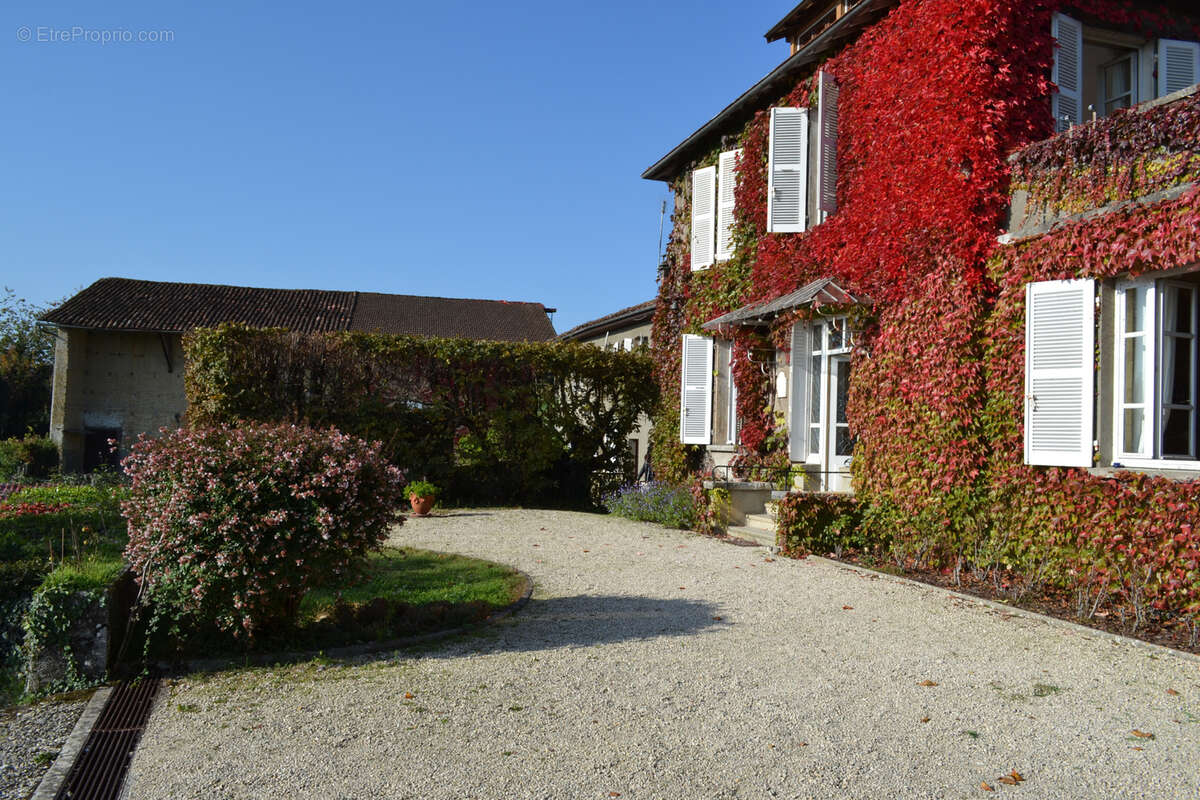 Maison à BOURGOIN-JALLIEU