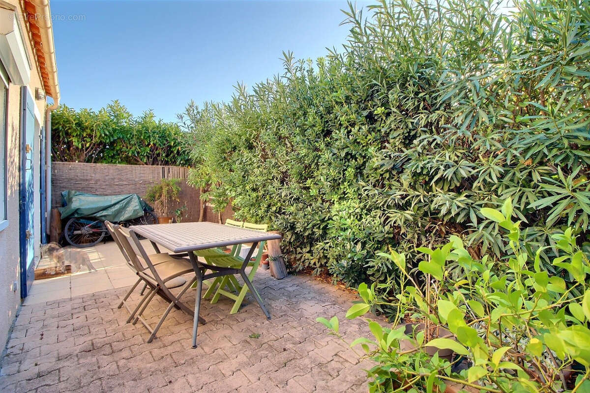 Maison à VIC-LA-GARDIOLE