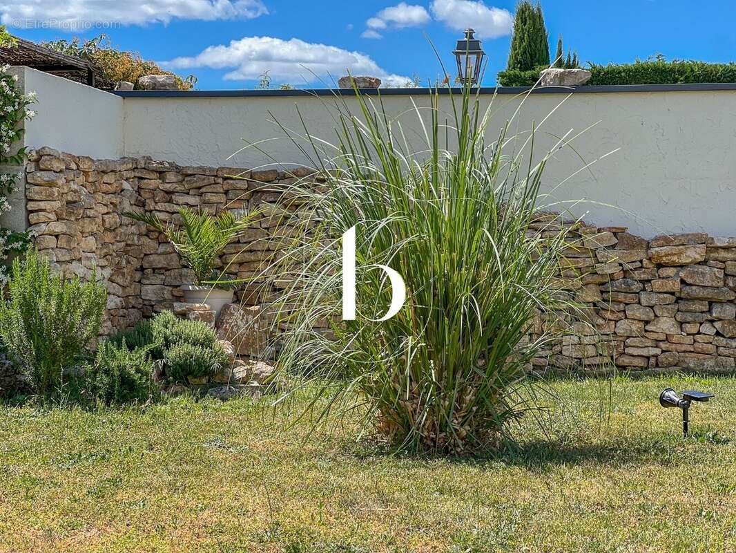 Maison 100 m² à Orgnac-L'aven  - photo 7