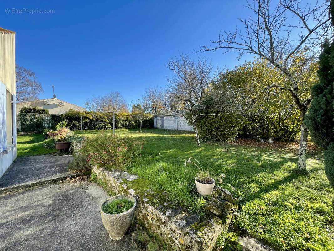 Maison à SAINT-SAVINIEN