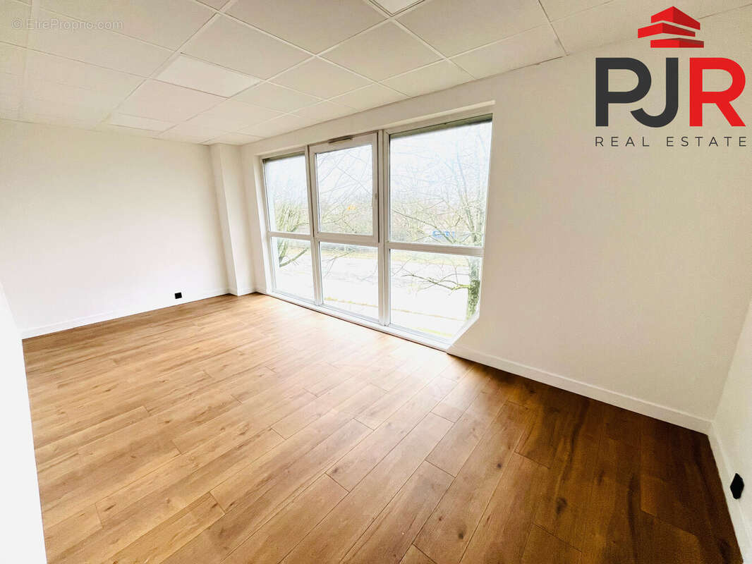 Commerce à MAXEVILLE