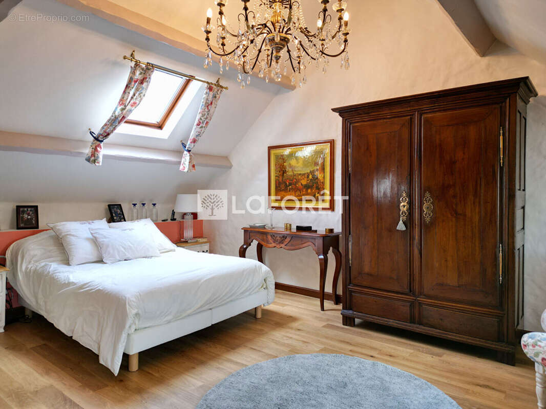 Maison à VERNEUIL-LE-CHATEAU