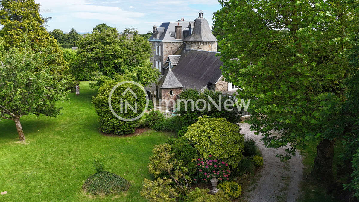 Un ancien manoir des années 1858 avec un terrain de plus de 6000m2 - photo 37