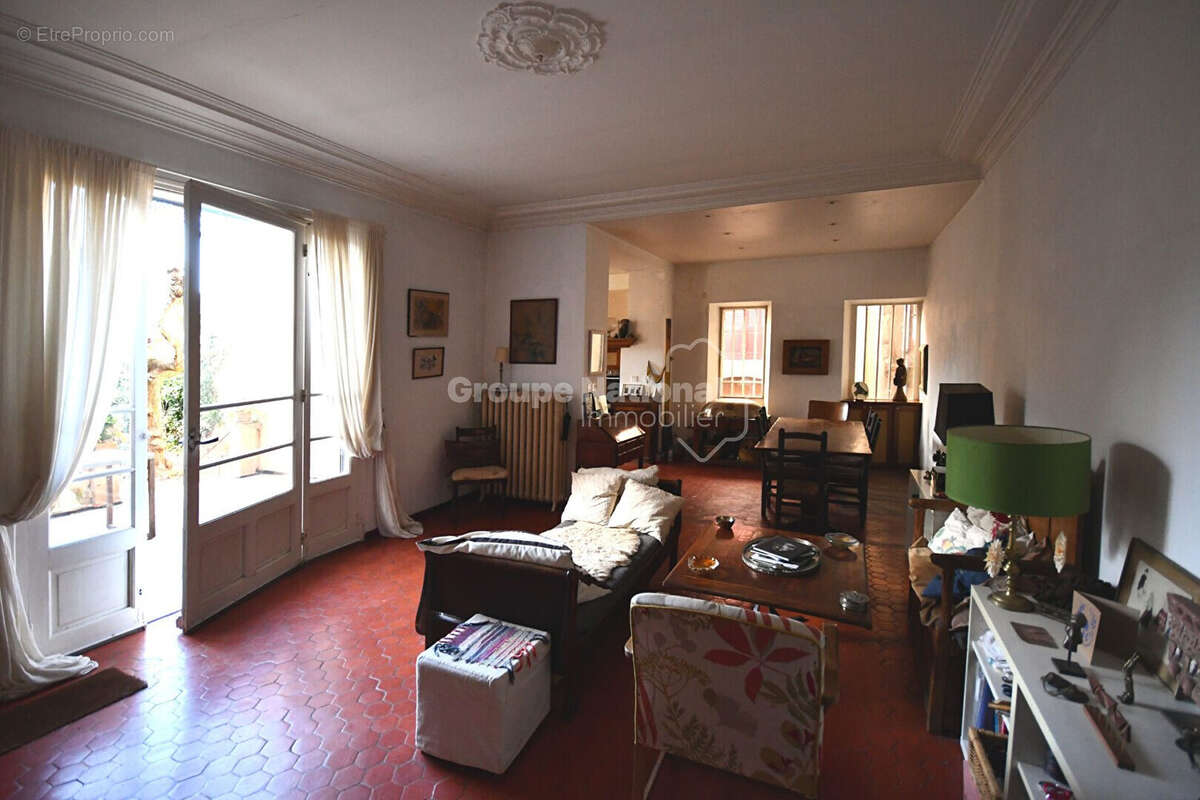 Maison 320 m² à Gonfaron  - photo 3