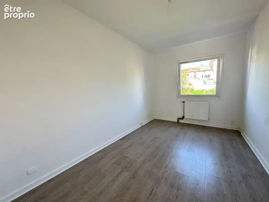 Appartement Angouleme 3 pièce(s) 79 m2 - photo 11