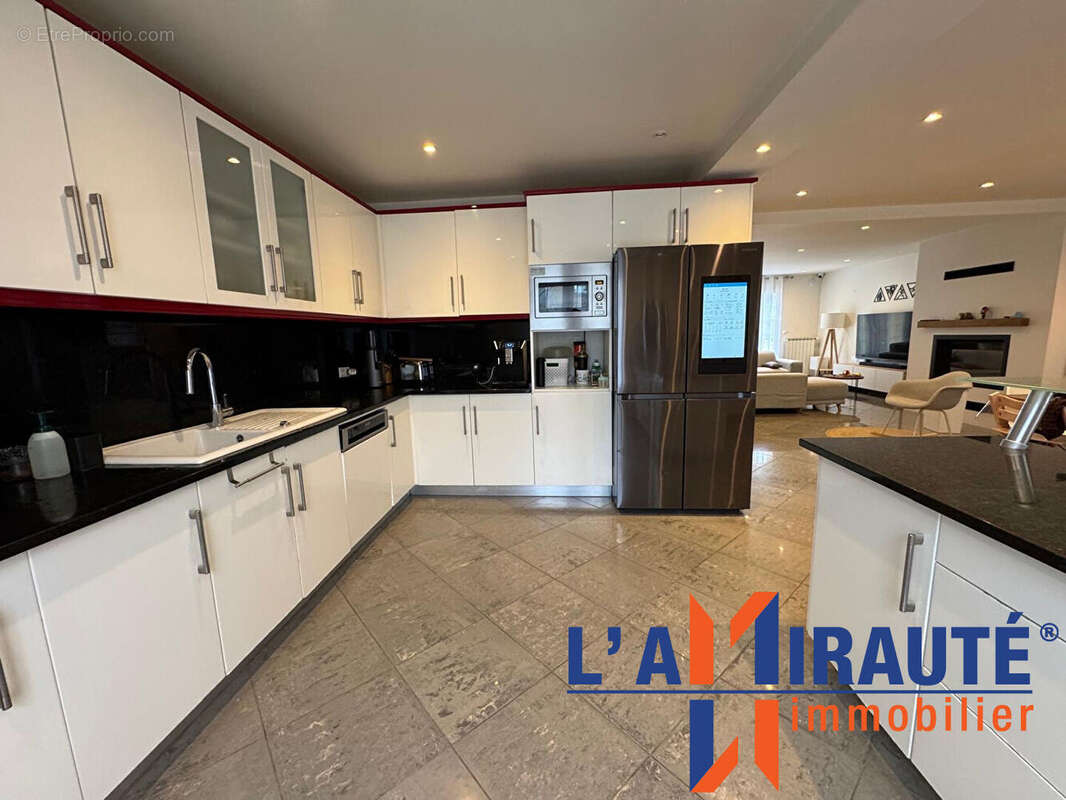 Maison à SARTROUVILLE