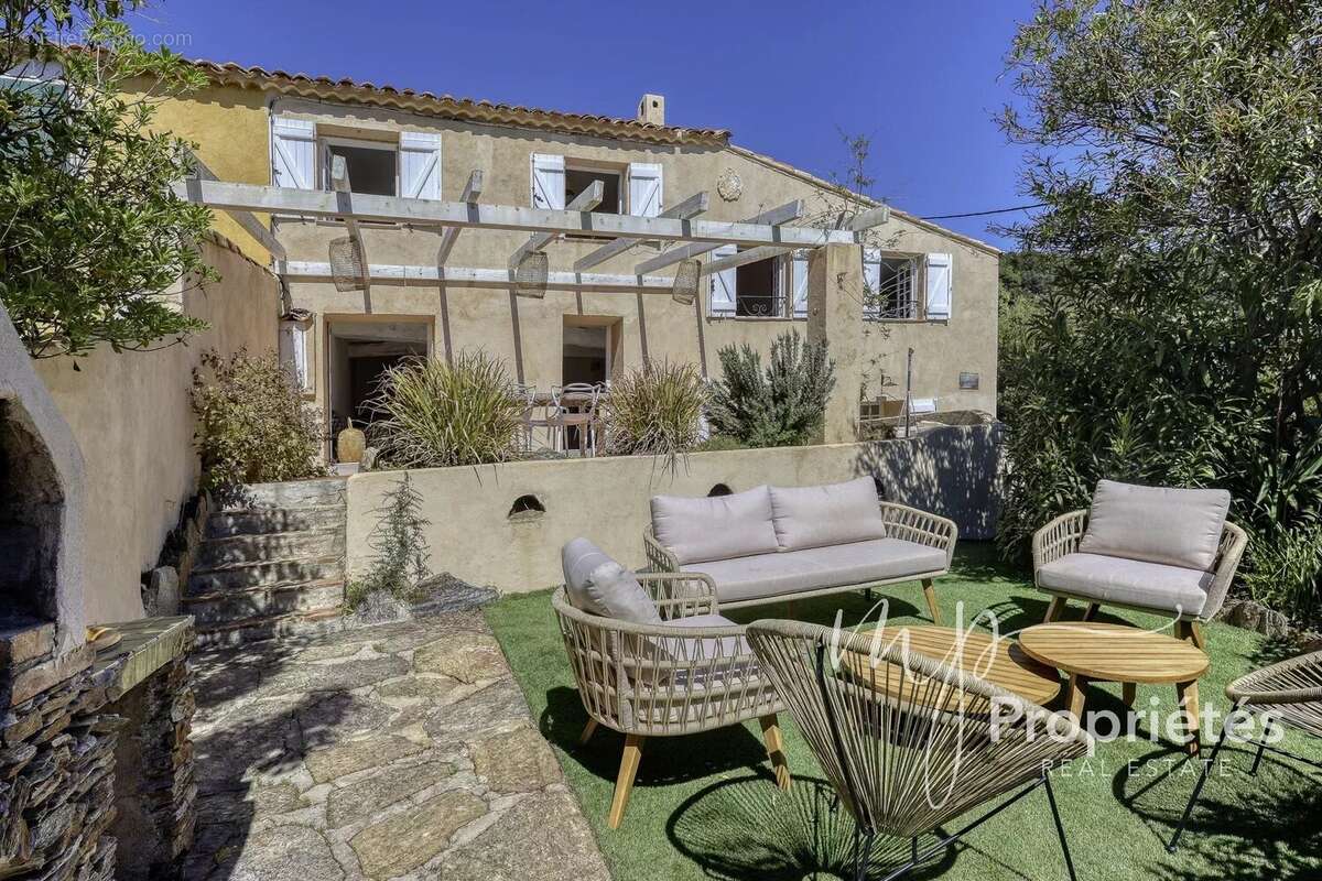 Maison à RAYOL-CANADEL-SUR-MER