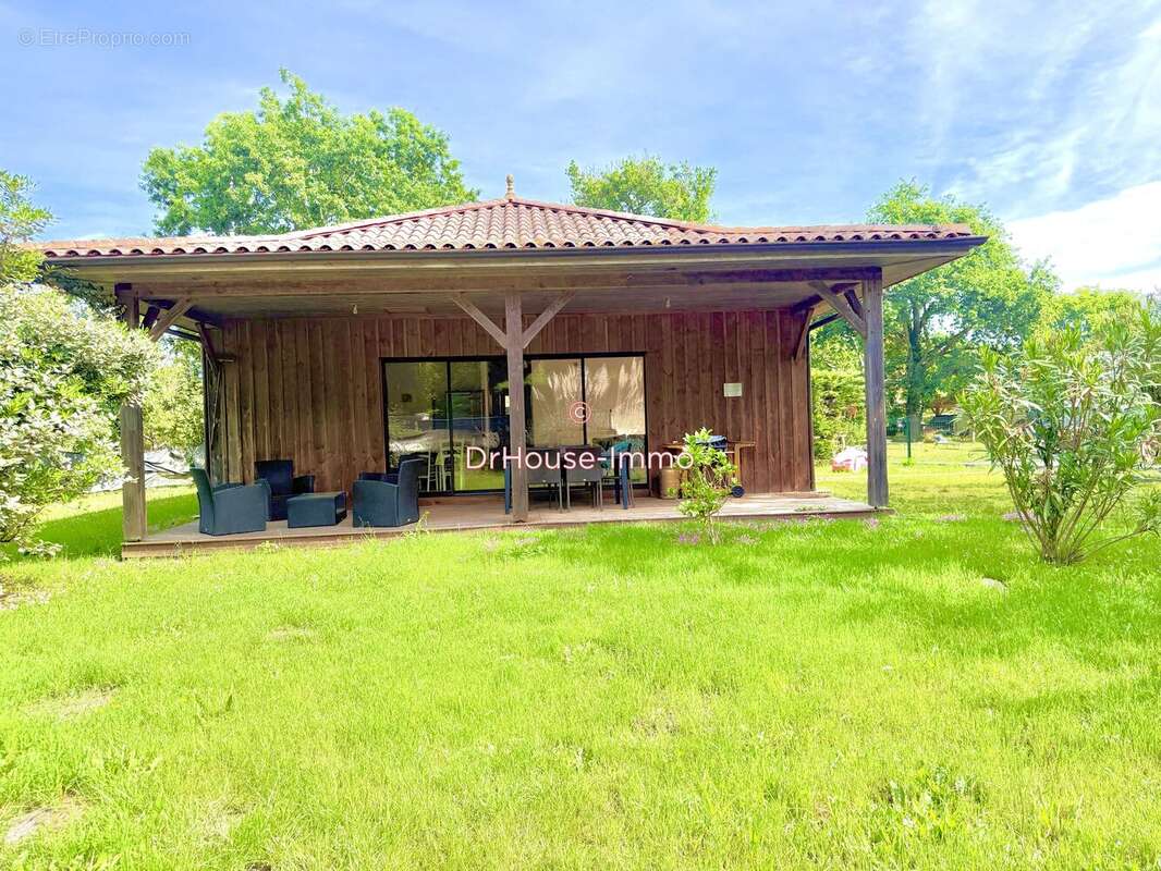 Maison à HOURTIN