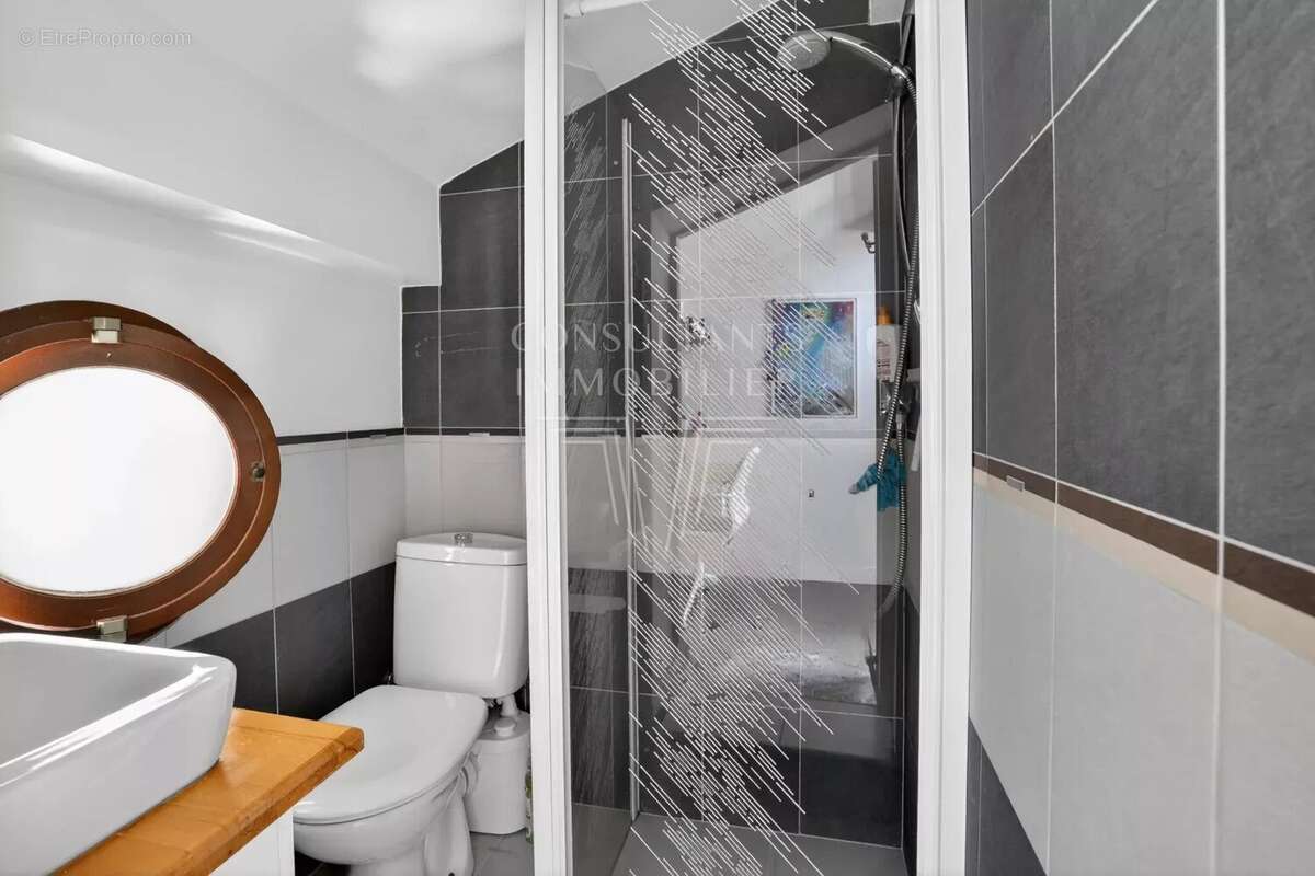 Appartement à LEVALLOIS-PERRET