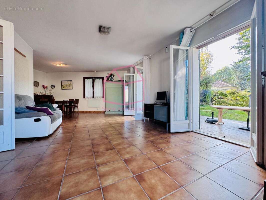 Maison à L'HAY-LES-ROSES