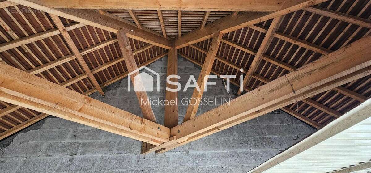 Photo 3 - Parking à BLONVILLE-SUR-MER