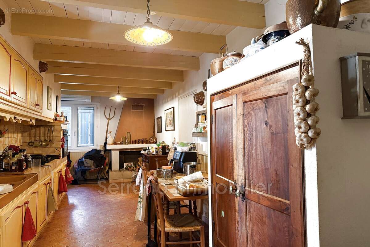 Maison 214 m² à Graveson  - photo 5