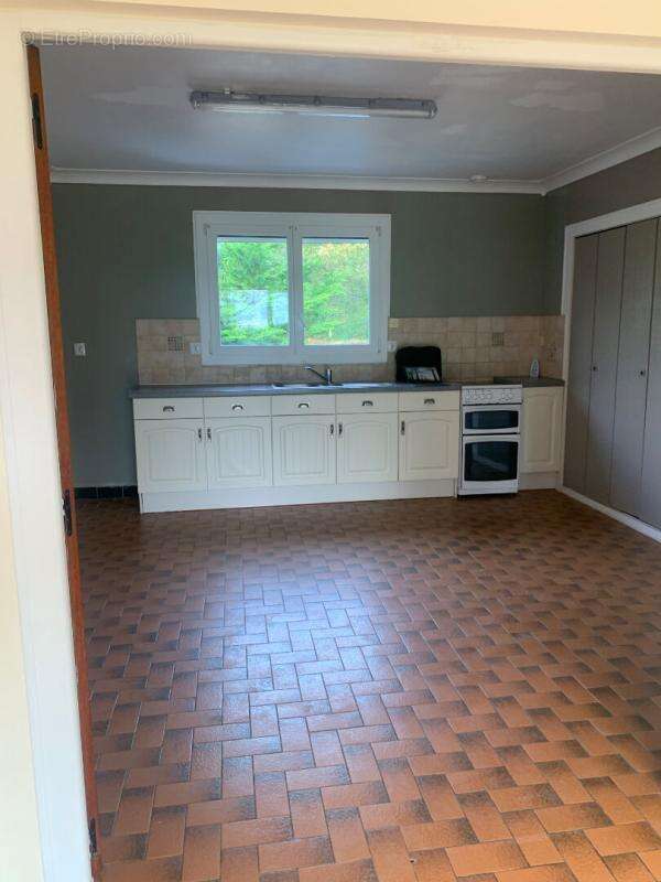 Maison à SAINT-ETIENNE-DE-BRILLOUET