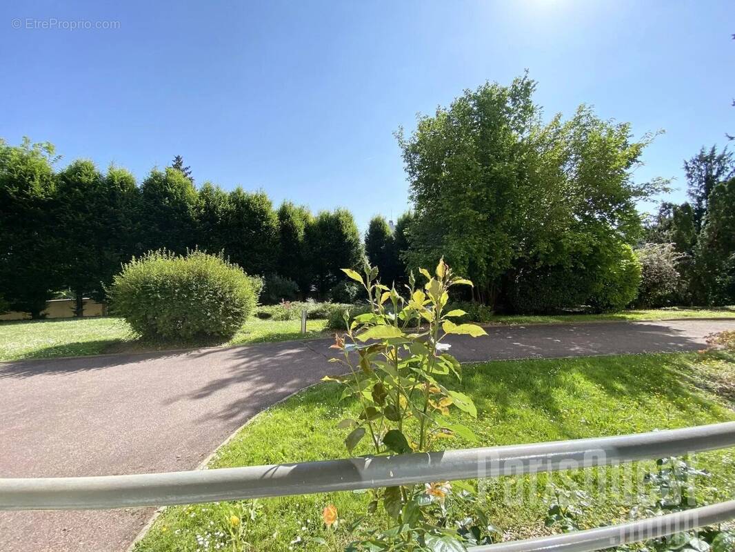 Appartement à VILLE-D&#039;AVRAY