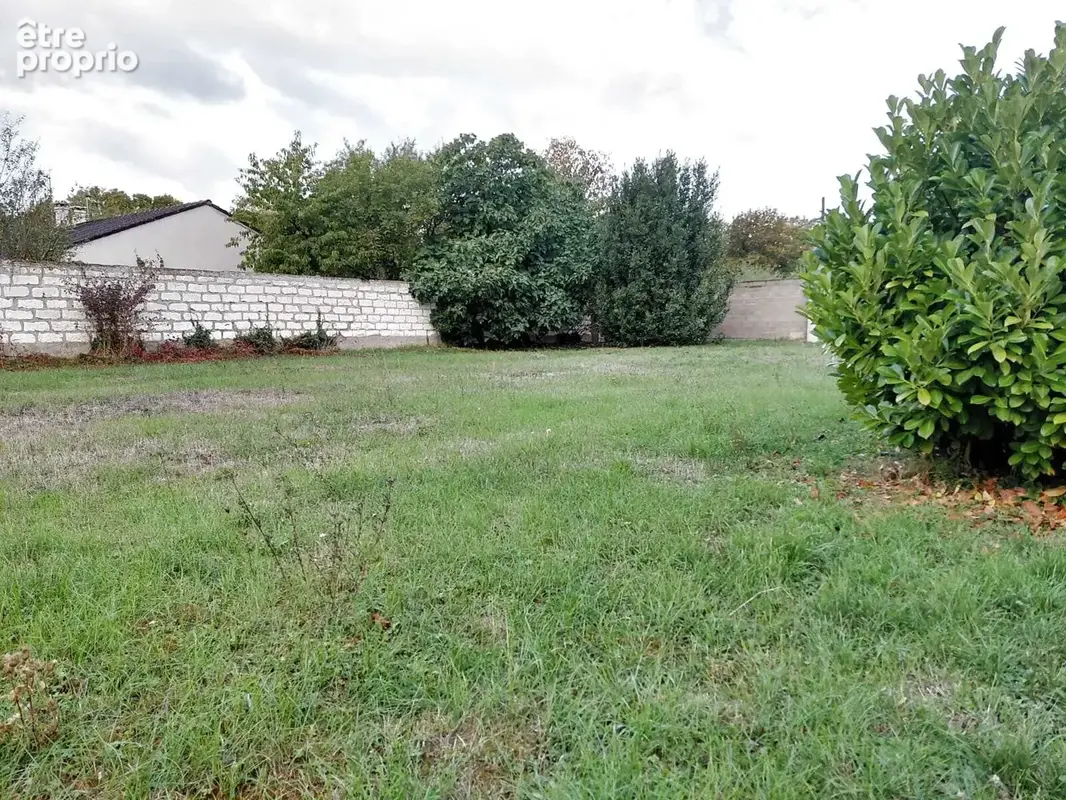 Terrain constructible de 1 160 m2 pont sur yonne - photo 1
