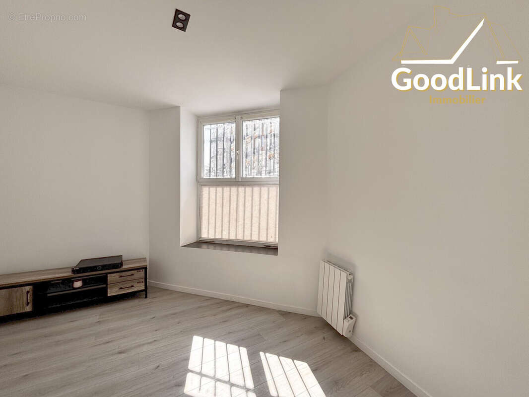 Appartement à AUBERVILLIERS
