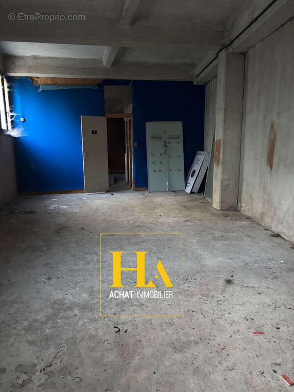 Commerce à SAINT-BARTHELEMY-DE-VALS