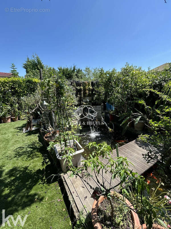 Maison à VAULX-EN-VELIN