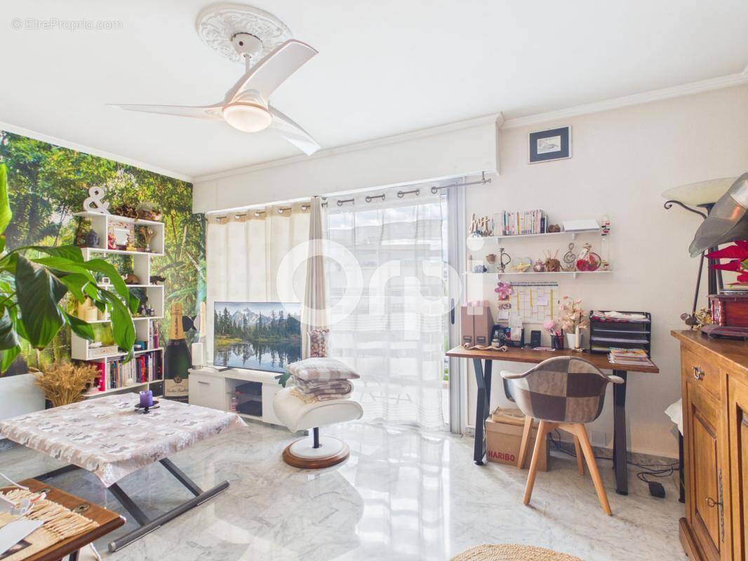 Appartement à MANDELIEU-LA-NAPOULE