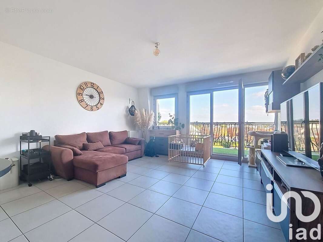 Photo 3 - Appartement à OZOIR-LA-FERRIERE