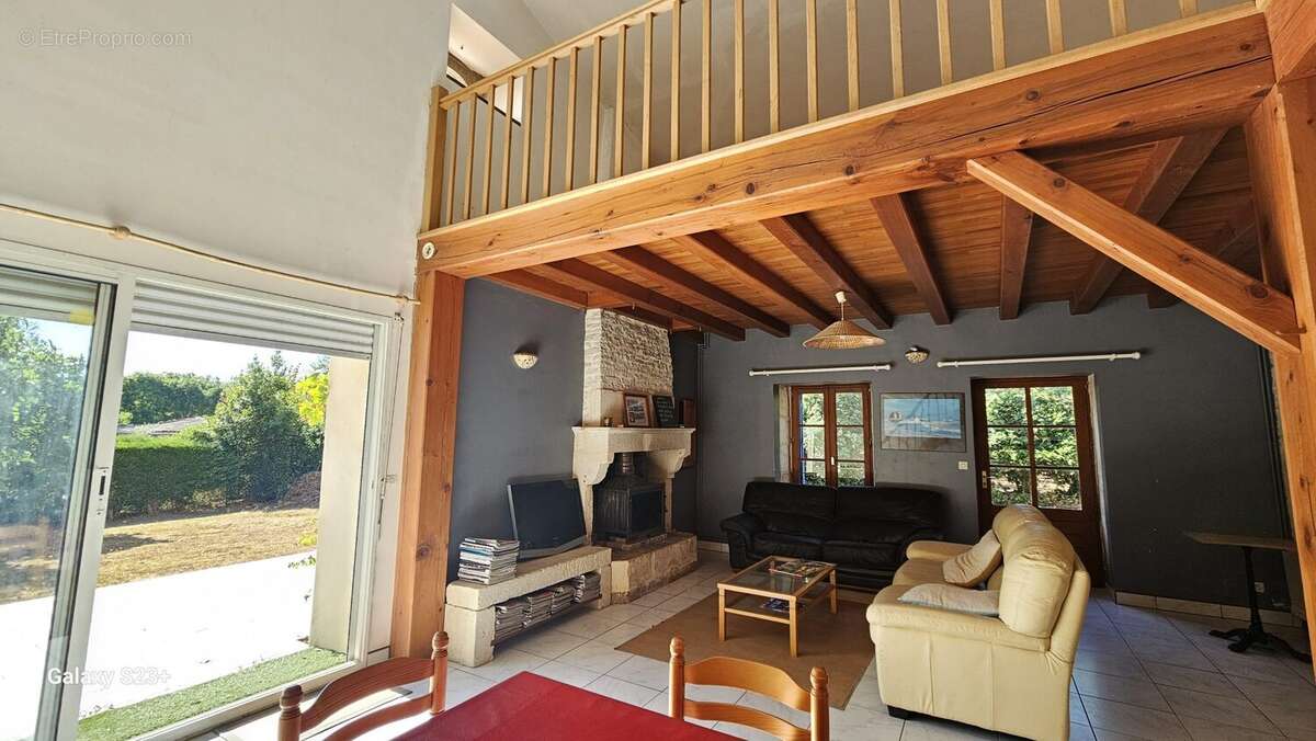 Maison 152 m² à Le Vanneau-Irleau  - photo 9