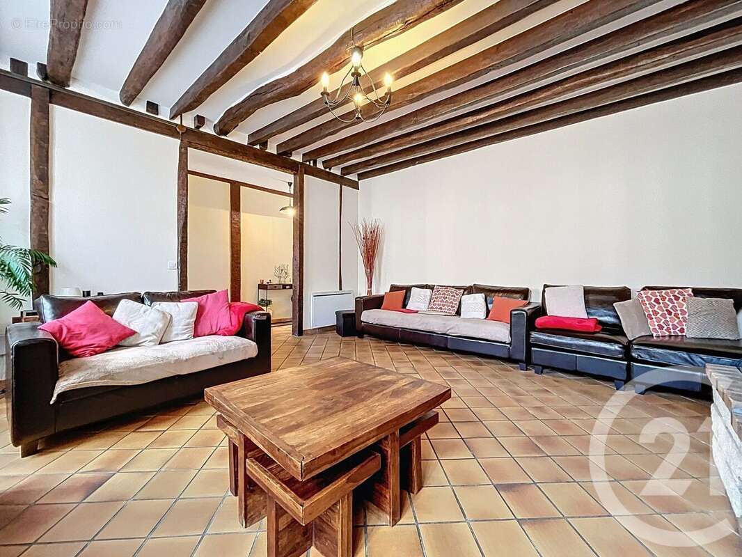 Maison 161 m² à La Chapelle-Gauthier  - photo 4