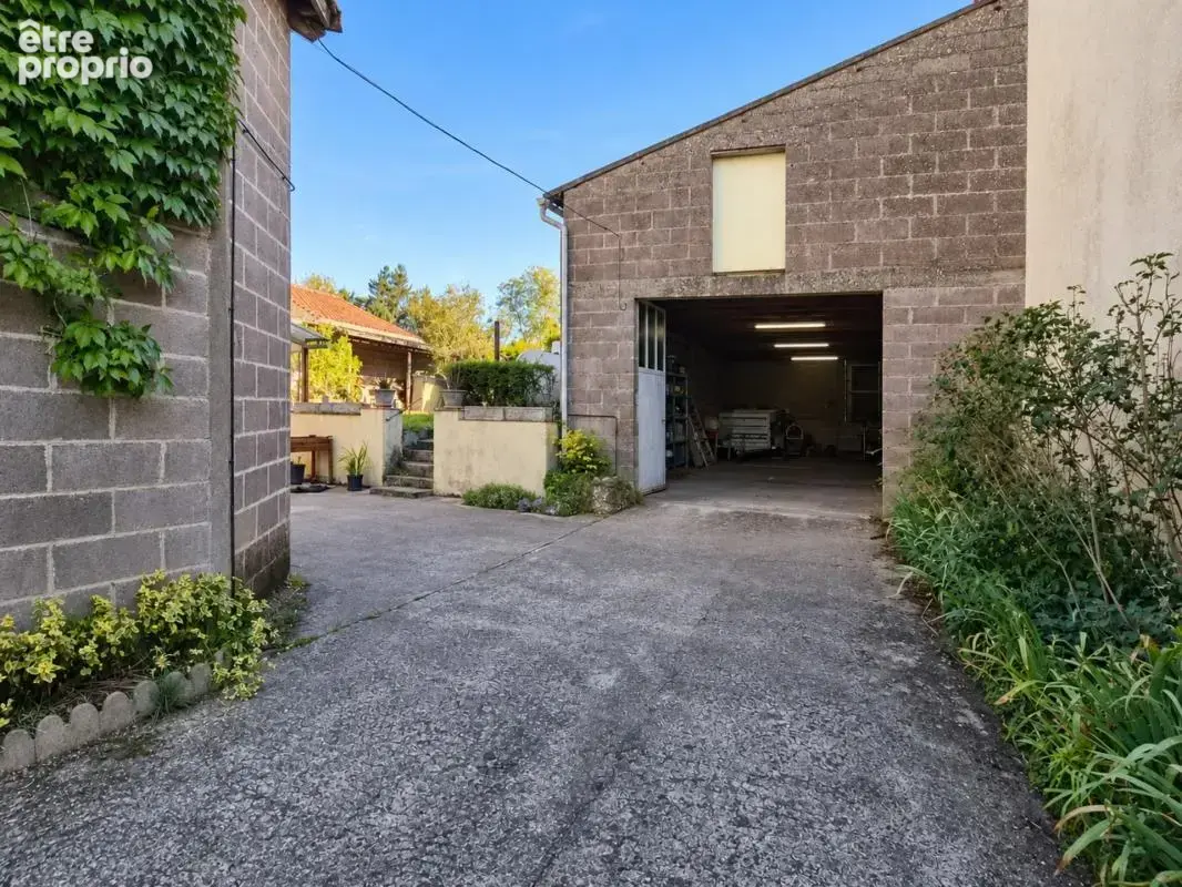  Maison de caractère aux multiples possibilités – Cœur de Saint-Laurent-de-Céris - photo 20