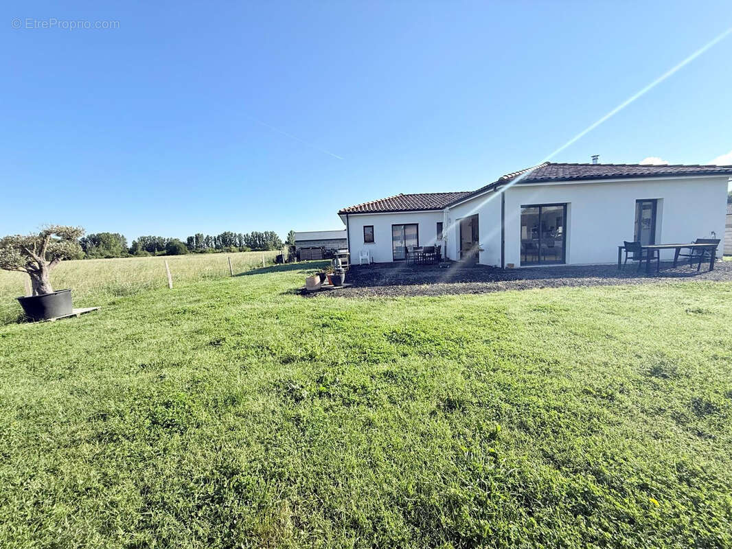 Maison à MARQUEFAVE