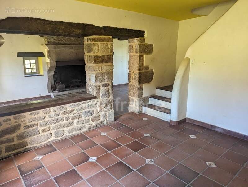 Maison à LOCRONAN