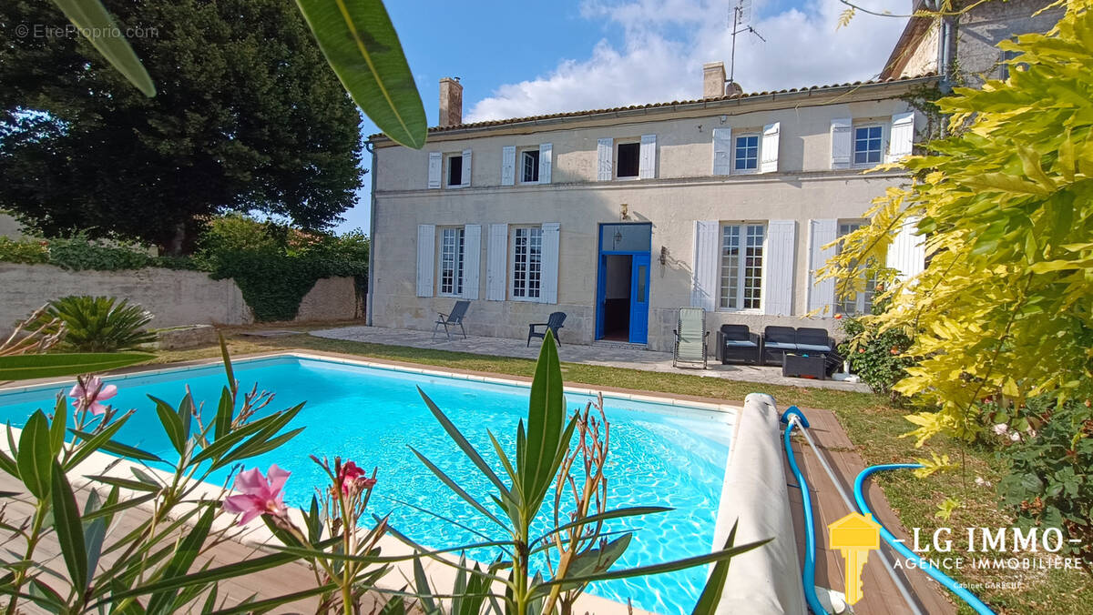 Maison à VILLARS-EN-PONS